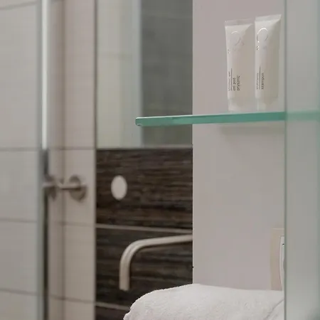 Gustowny Z 2 Sypialniami W Lodzi By Renters * Лодзь