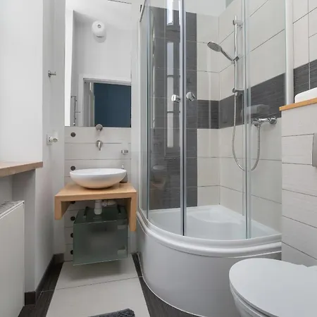 Gustowny Z 2 Sypialniami W Lodzi By Renters * Lodz (Lodz)