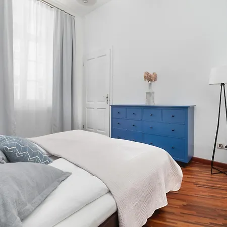 Gustowny Z 2 Sypialniami W Lodzi By Renters شقة *