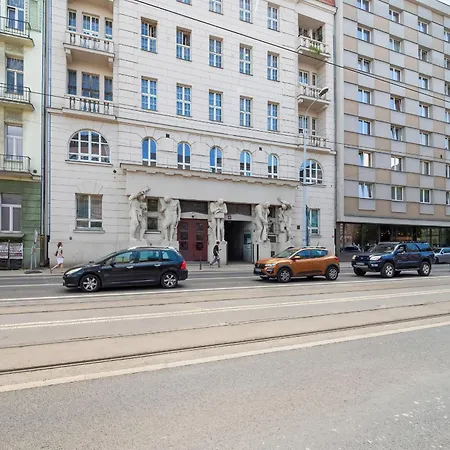 Gustowny Z 2 Sypialniami W Lodzi By Renters *