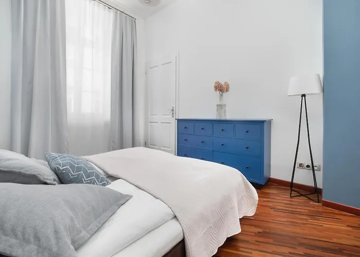 Gustowny Z 2 Sypialniami W Lodzi By Renters Appartement *